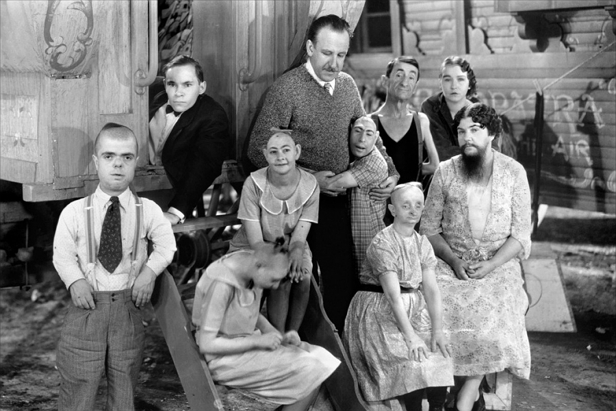 todbrowningfreaks_web