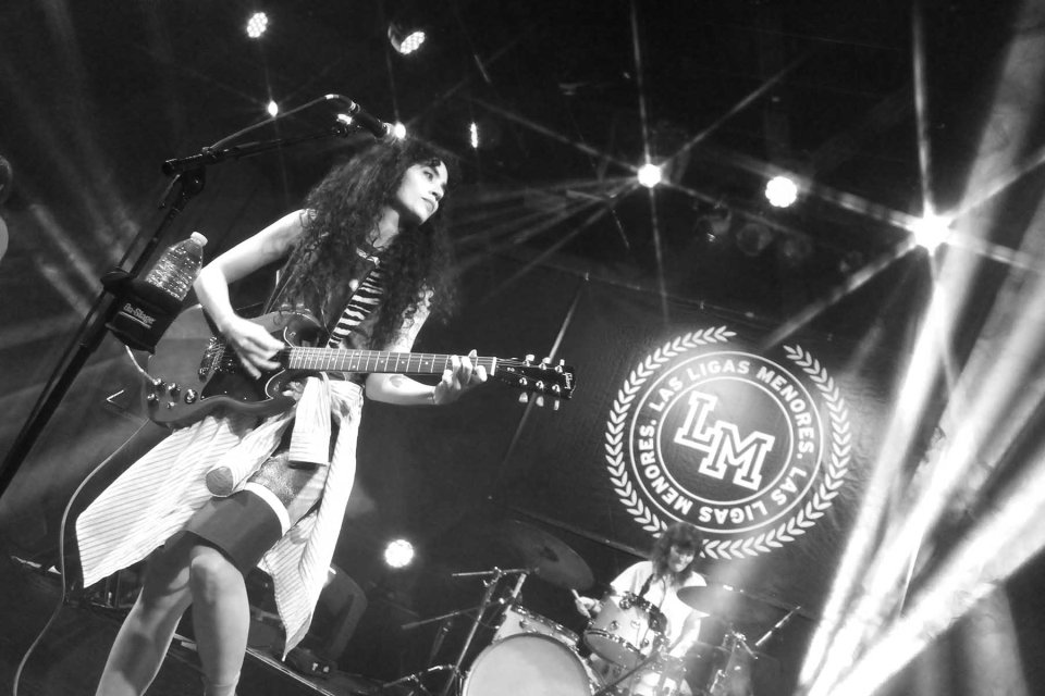 Las Ligas Menores presentando su nuevo álbum "A esta altura" en el Lunario de la Ciudad de México.