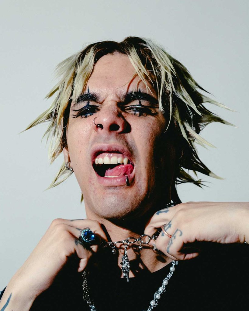 Punk Malo, artista mexicano.